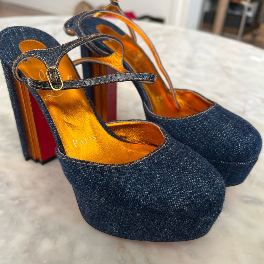 Christian Louboutin Coluna Pump 130